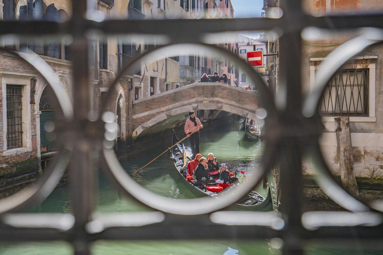 Corte Rubbi 1 A True Canal-side Experience *