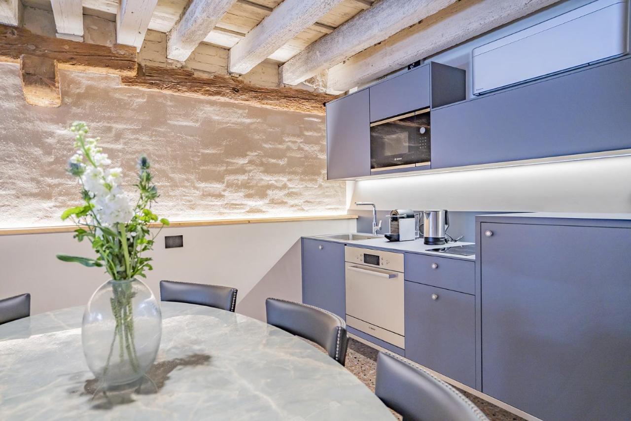 Corte Rubbi 1 A True Canal-side Experience Apartment *