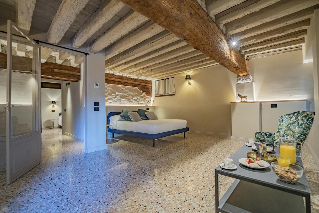 Corte Rubbi 1 A True Canal-side Experience Apartment *