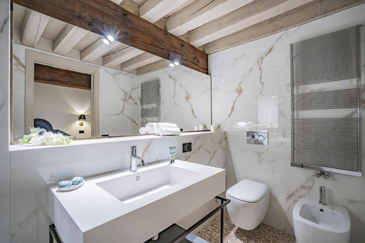 Apartment Corte Rubbi 1 A True Canal-side Experience