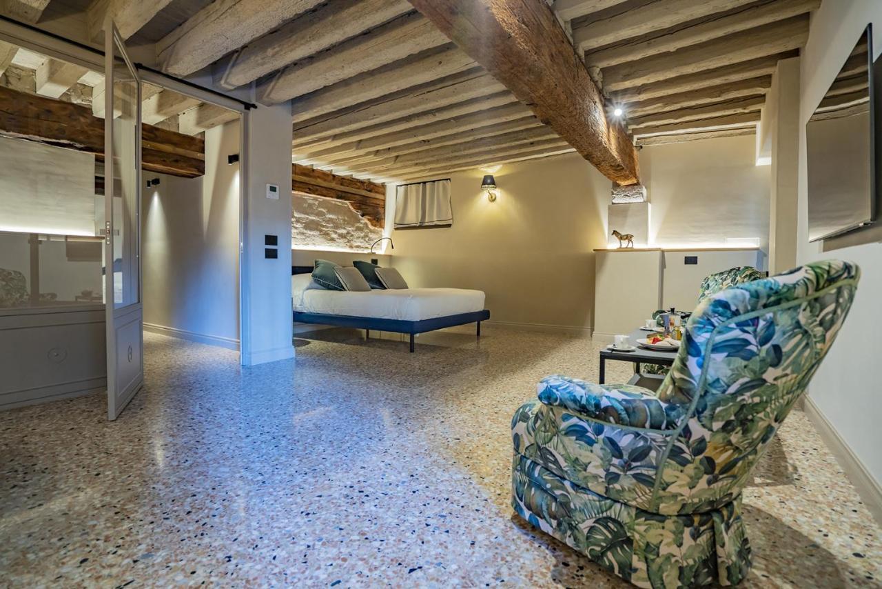 Apartment Corte Rubbi 1 A True Canal-side Experience