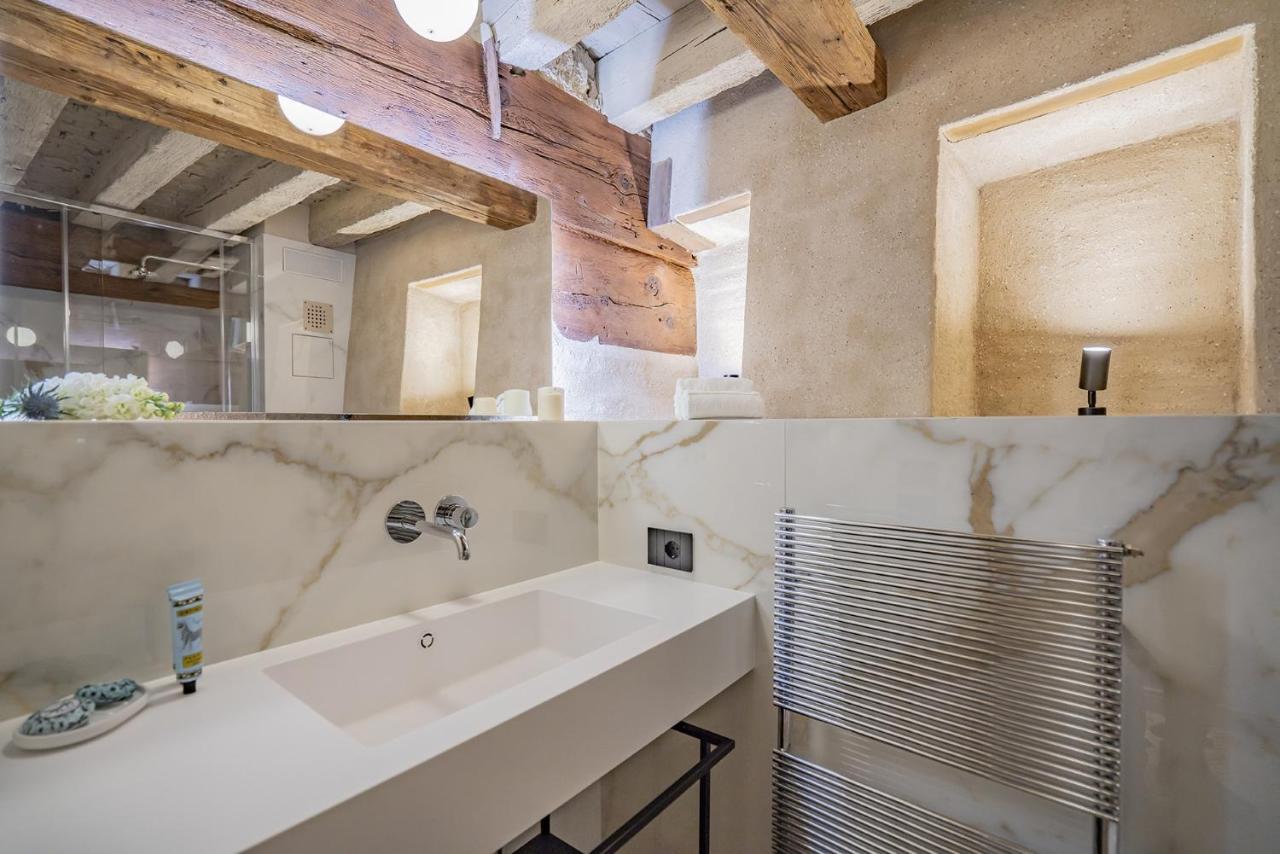 Apartment Corte Rubbi 1 A True Canal-side Experience *