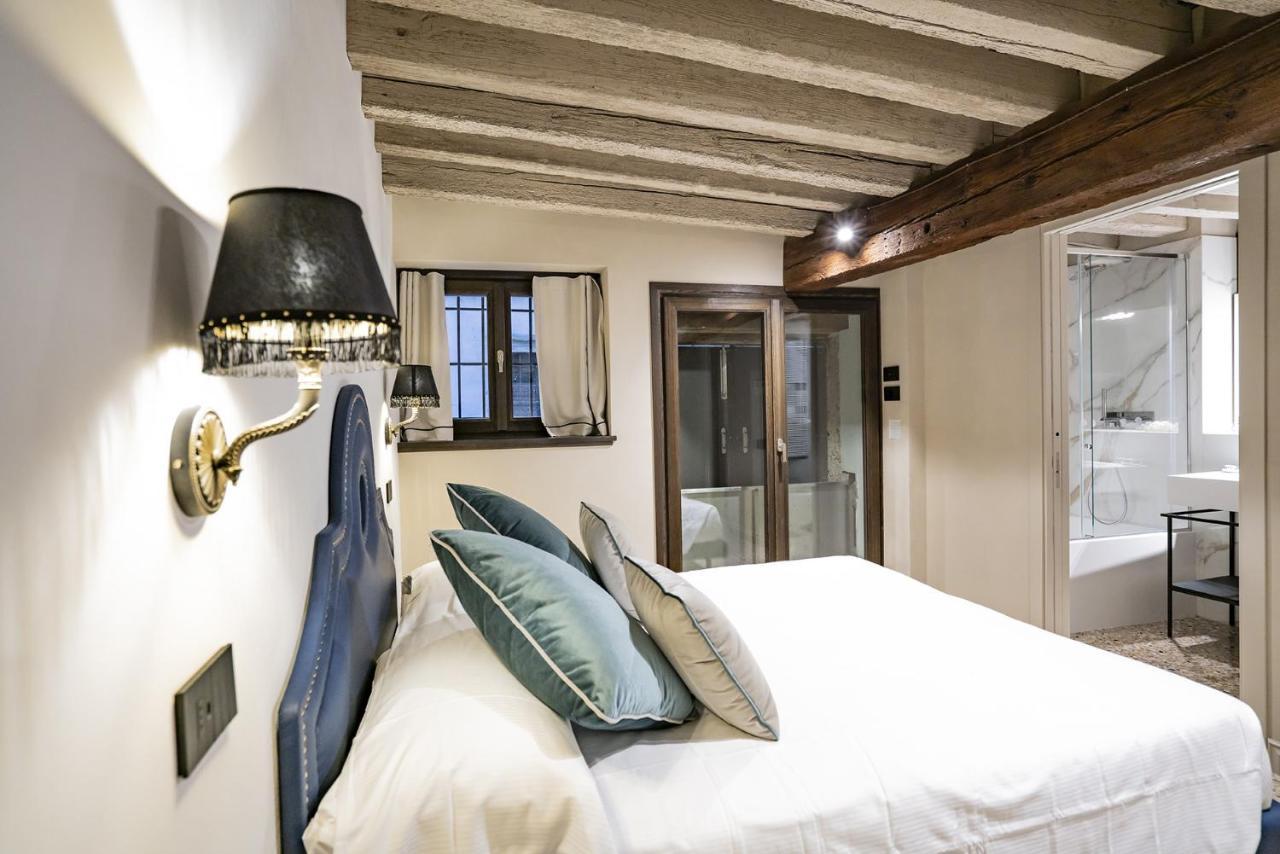 Apartment Corte Rubbi 1 A True Canal-side Experience